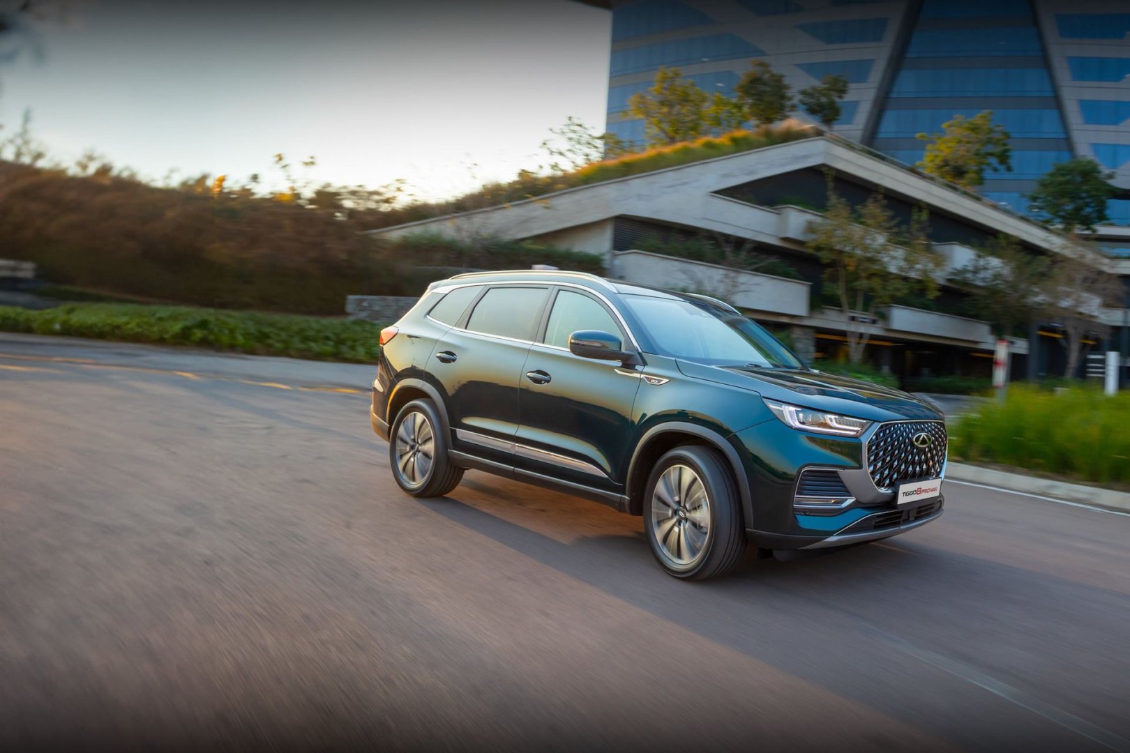 БАТЫЛ МІНЕЗДІ